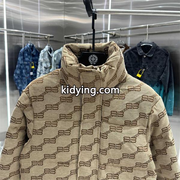ブラック満載ロゴ テクノロジー風 BALENCIAGA バレンシアガ*グッチ スーパーコピー ダウンジャケット 秋冬おすすめ-5
