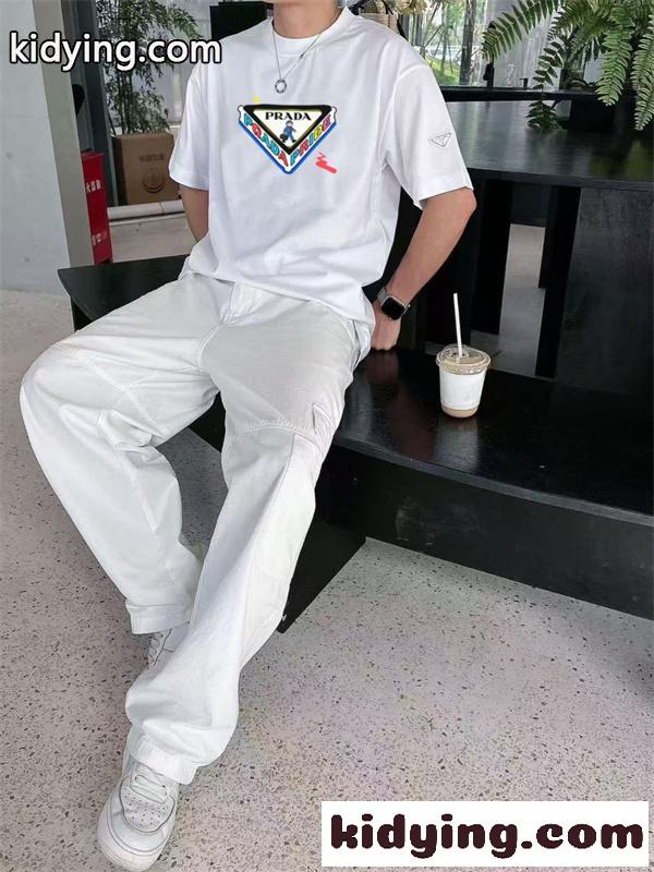 トライアングルグラフィック ポップアート モードストリート PRADA プラダ コピー 半袖Tシャツ 上質カジュアル-1