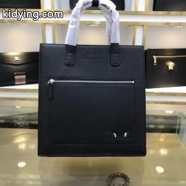 秋冬っぽいおしゃれを楽しめる フェンディ この秋冬に持ちたくなる　FENDI ハンドバッグ　秋冬トレンドを取り入れたコーデを楽しむ_フェンディ FENDI_ブランド コピー 激安(日本最大級)-0