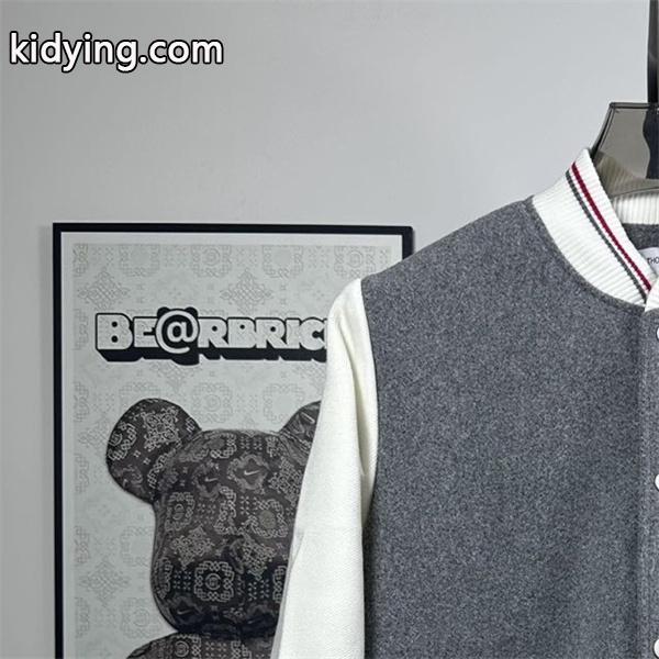 トムブラウン Thom Browne 偽物 秋冬キュート 話題 グレー × ホワイト 子犬刺繍 ベースボールジャケット-2