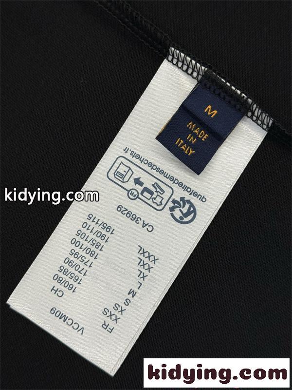 LOUIS VUITTON ルイヴィトン コピー 半袖Tシャツ プリント モダンデザイン 2026春夏新作-8