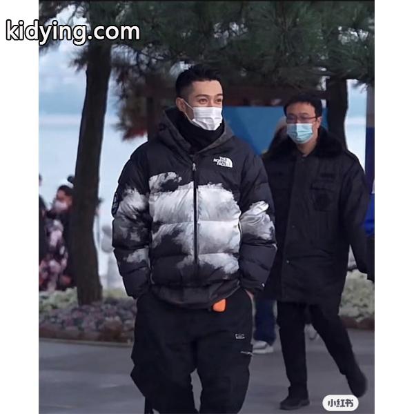 The North Face 偽物 雲柄ブラックダウンジャケット アーティスティック 2025秋冬個性 ザノースフェイス-6