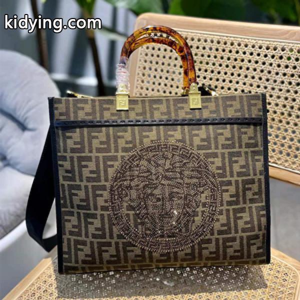 2022日本未上陸のお品Fendi × Versace フェンディ偽物トートバッグ 堂々たる風格を放ち 十分に収納できる-0