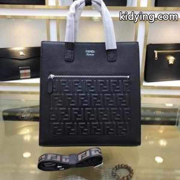 真冬でおしゃれに着こなす フェンディ FENDI 秋冬おしゃれをより楽しませる　ハンドバッグ　秋冬コーデを鮮やかに彩る_フェンディ FENDI_ブランド コピー 激安(日本最大級)-0