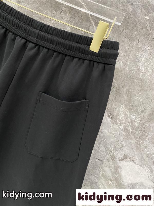 プラダ コピー セットアップ 半袖 PRADA ショートパンツ シンプル 快適素材 外出兼用-8