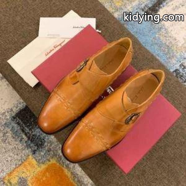 大人のため上品 サルヴァトーレフェラガモ 2019年春夏コレクションに見る FERRAGAMO セレブも夢中ブランド新作 ビジネスシューズ_フェラガモ FERRAGAMO_ブランド コピー 激安(日本最大級)-0