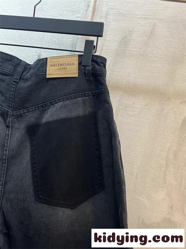 BALENCIAGA バレンシアガ コピー 2026新作 人气沸騰 デニムショートパンツ ダメージ フリンジ裾-2