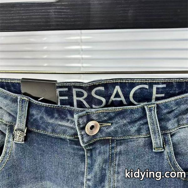 VERSACE 春夏になると流行する ヴェルサーチ ジーンズ_ブランド コピー 激安(日本最大級)-7