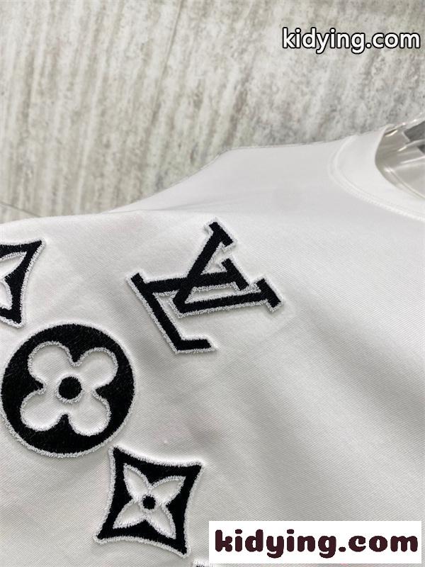 ルイヴィトン コピー 半袖Tシャツ メンズ レディース クルーネック 刺繍ロゴ フラワーモチーフ ブラック ホワイト ユニセックス カジュアル 新作 LOUIS VUITTON-7