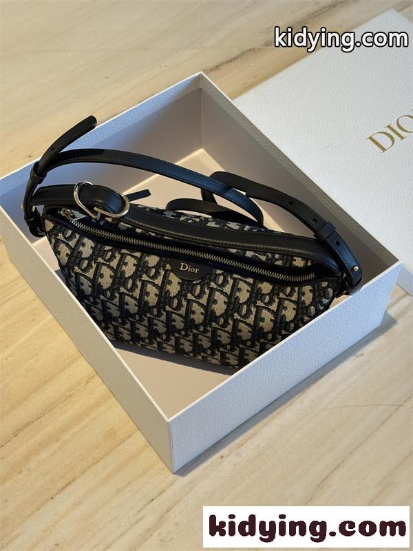 DIOR 2026新作 NomadディオールショルダーバッグコピーOblique大容量上品上質なアイテム-1