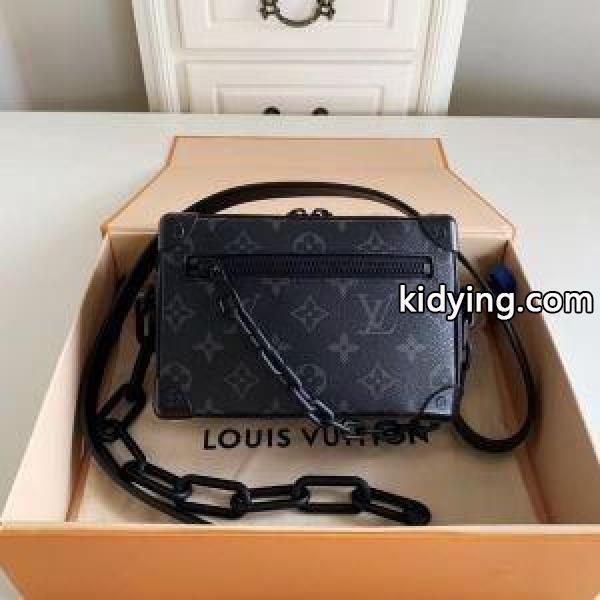 ルイ ヴィトン LOUIS VUITTON 斜め掛けバッグ 秋を感じるスタイルを楽しむ 2019秋冬におすすめ着こなし_ルイ ヴィトン LOUIS VUITTON_ブランド コピー 激安(日本最大級)-0