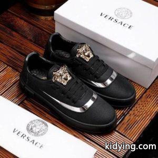 今シーズンは特に人気 VERSACE ヴェルサーチ カジュアルシューズ 2色可選 流行スタイル2019春夏新作_ヴェルサーチ VERSACE_ブランド コピー 激安(日本最大級)-0