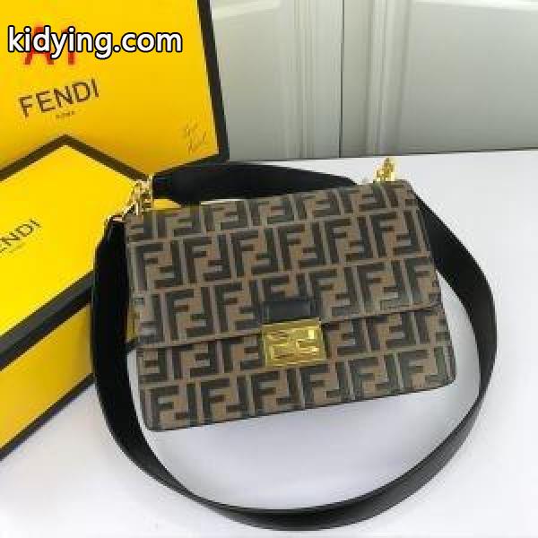 2019年秋冬最新のトレンド 冬で可愛くて楽チンな人気アイテム フェンディ FENDI 斜め掛けバッグ 4色可選_フェンディ FENDI_ブランド コピー 激安(日本最大級)-0