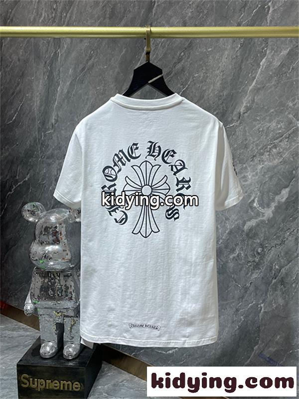 チャコールブラック ポケットTシャツ Chrome Hearts クロムハーツ コピー ホワイトクロス刺繍風 袖ロゴ入り 半袖カットソー-8