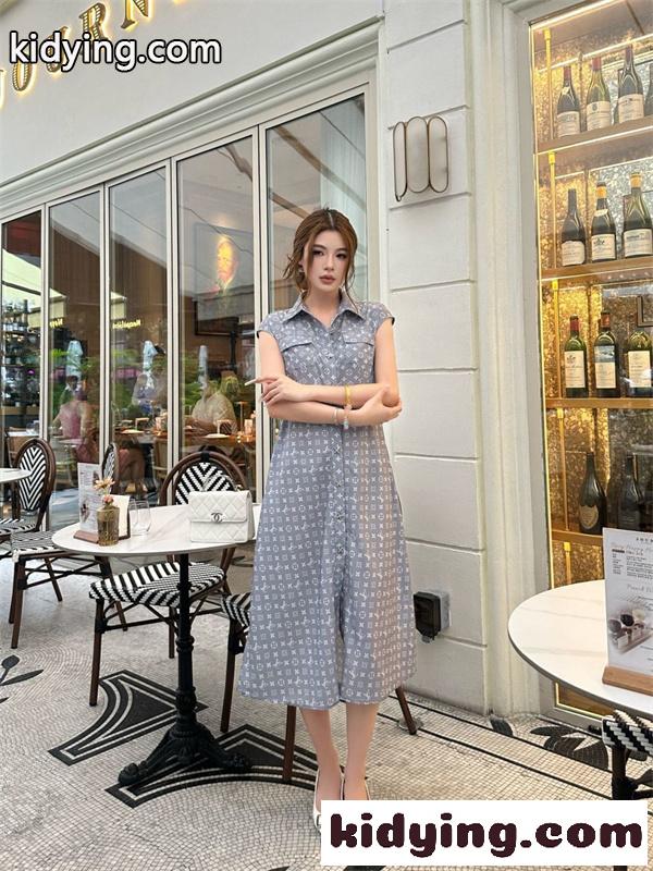 人気上昇 グレーモノグラムワンピース ノースリーブ風 LOUIS VUITTON ルイヴィトン コピー ワンピース ウエストマーク きれいめスタイル-1