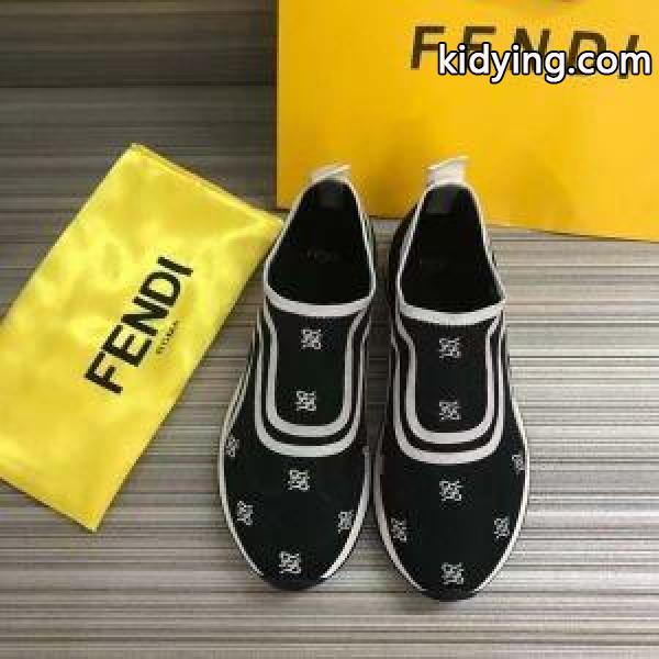 フェンディほっこりと温かみのある雰囲気に 3色可選 FENDI 程よい抜け感を演出 ランニングシューズ 冬で可愛くて楽チンな人気アイテム_フェンディ FENDI_ブランド コピー 激安(日本最大級)-0