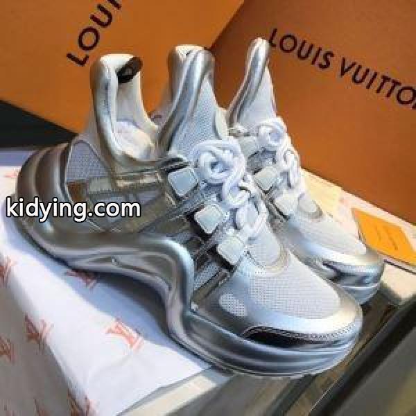 2色可選 春の訪れを感じる スニーカー 上品にもカジュアルにもルイ ヴィトン LOUIS VUITTON_ルイ ヴィトン LOUIS VUITTON_ブランド コピー 激安(日本最大級)-0