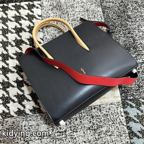 クリスチャンルブタン 偽物 落ち着いた 上質 エレガント ブラック 2WAY バッグ CHRISTIAN LOUBOUTIN-0