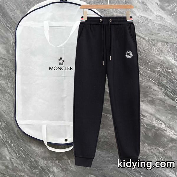 話題 ブラック ワンポイントロゴ 快適シルエット 秋冬注目 モンクレール コピー Moncler スウェットパンツ-0