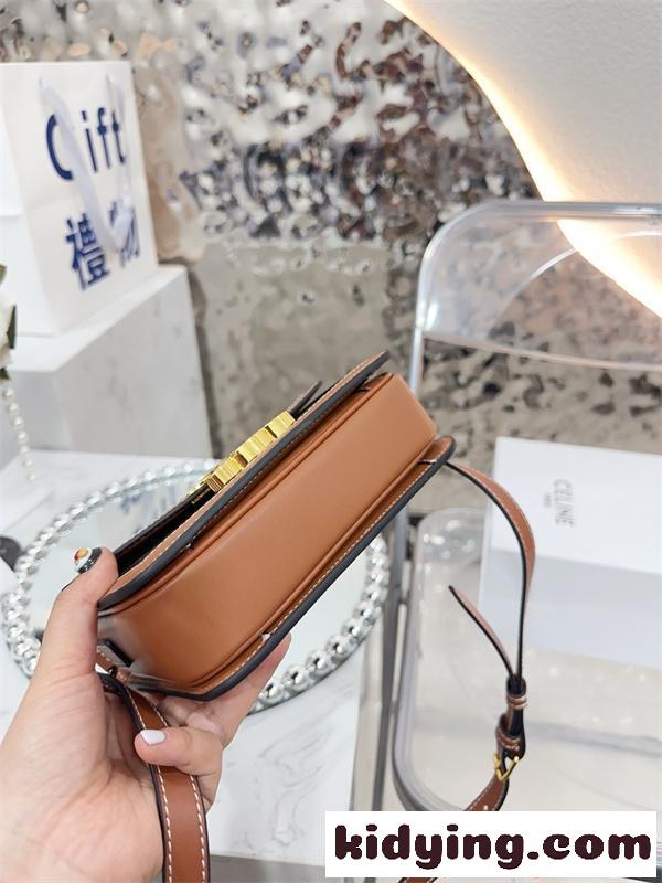 CELINE セリーヌ コピー 人気新作 クラシック ショルダーバッグ レディース 上品-6