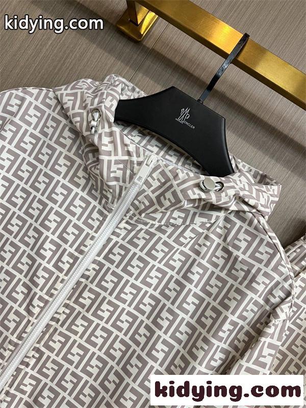 フェンディ 総柄 フードジャケット ハーフパンツ セット ベージュ系 抽绳 ウエストゴム リゾート Fendi 上下セット-4