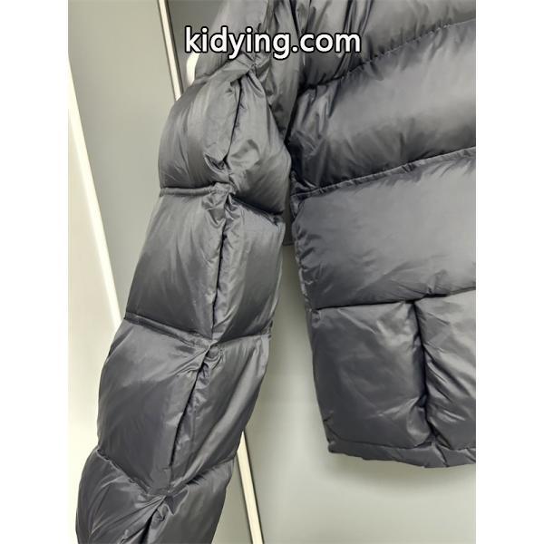 ブラック 大ロゴ ショートモデル モンクレール 偽物 ダウンジャケット 秋冬トレンドモデル Moncler 2025秋冬-3
