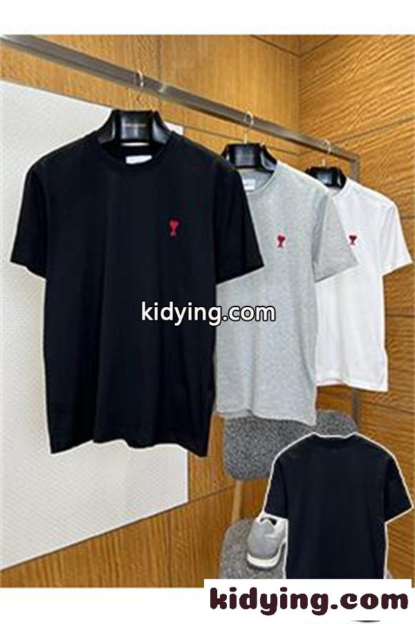 ブラック 半袖Tシャツ AMI Paris アミ パリス コピー 胸元レッドハートロゴ クルーネック 無地調 メンズカジュアルトップス-1