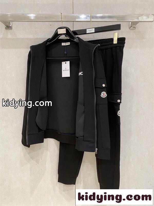 完売続出!注目アイテム メンズ MONCLER モンクレール スーパーコピー セットアップ 上下セット スポーツ-1