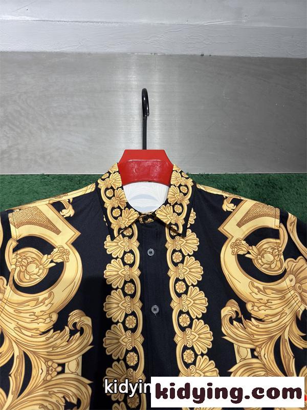 ヴェルサーチ長袖シャツコピー アイテム VERSACE 秋冬らしいカジュアルな雰囲気を持つ_ブランド コピー 激安(日本最大級)-2