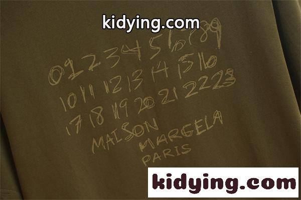 アイコニックモチーフ ヴィンテージテイスト ストリートコーデ MAISON MARGIELA メゾンマルジェラ コピー Tシャツ 存在感-8