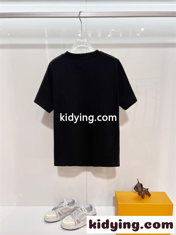 2026新作 話題 FENDI フェンディ コピー 半袖Tシャツ プリント 滑らか素材 ストリート-3