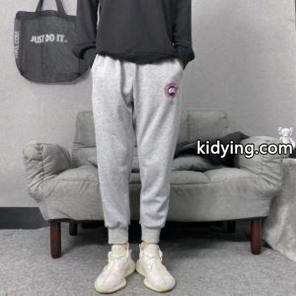 チノパン 秋冬のコーデの強い味方 カナダグース防寒とおしゃれを両立させるコーデ Canada Goose 2019秋冬におすすめ着こなし_カナダグース CANADA GOOSE_ブランド コピー 激安(日本最大級)-0