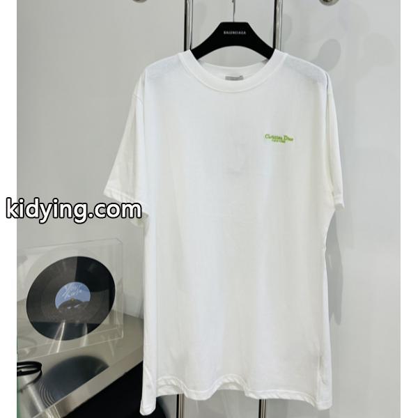 カジュアルなスタイルから大人っぽコーデまで幅広く使えディオール ｔシャツコピー-0