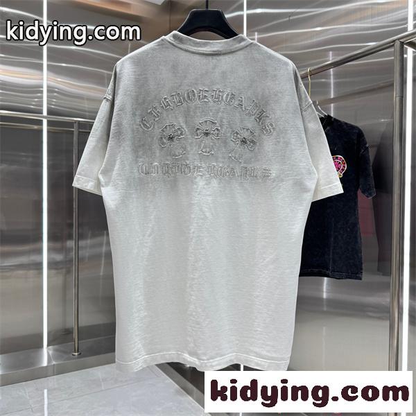 グレー 半袖Tシャツ 同色刺繍 バックロゴ クロスモチーフ 上品見え ミニマル クロムハーツ コピー Chrome Hearts-1