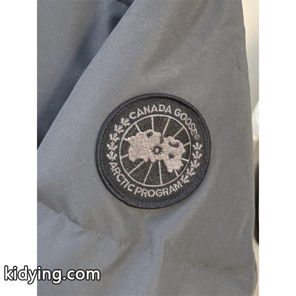Canada Goose カナダグース コピー ダウンジャケット グレー 入手困難 人気モデル 防寒アウター-4