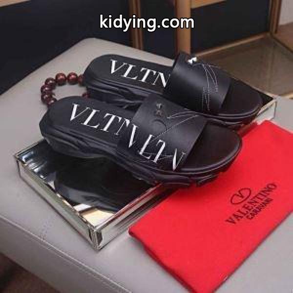 サンダル 2019人気新作が登場 ヴァレンティノ お目立ち度の高い新品 VALENTINO 抜け感もばっちり 抜群なブランドプリント_ヴァレンティノ VALENTINO_ブランド コピー 激安(日本最大級)-0