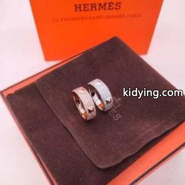 冬コーデの名脇役 エルメス HERMES 寒い季節の王道アイテム リング/指輪 秋冬らしいカジュアルな雰囲気を持つ_エルメス HERMES_ブランド コピー 激安(日本最大級)-0