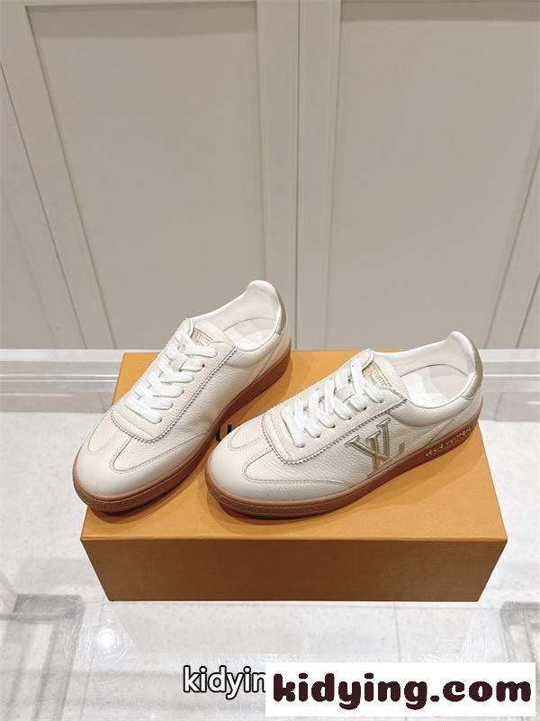 今季流行り ルイヴィトン スニーカーコピー最落なし! 希少! LOUIS VUITTON 2026最新作 海外流行_ 激安(日本最大級)-1