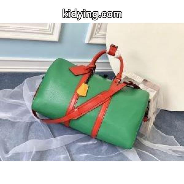 秋冬ファッションを明るくなる ルイ ヴィトン LOUIS VUITTON 2019秋冬におすすめ着こなし スーツケース 落ち着いた秋冬の雰囲気に演出_ルイ ヴィトン LOUIS VUITTON_ブランド コピー 激安(日本最大級)-0
