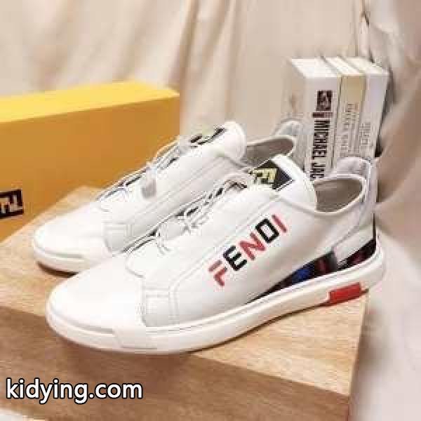 秋冬ナチュラルコーデに大活躍 フェンディ FENDI おしゃれさんに近づける ランニングシューズ 今回の秋冬に欲しいスタイル_フェンディ FENDI_ブランド コピー 激安(日本最大級)-0