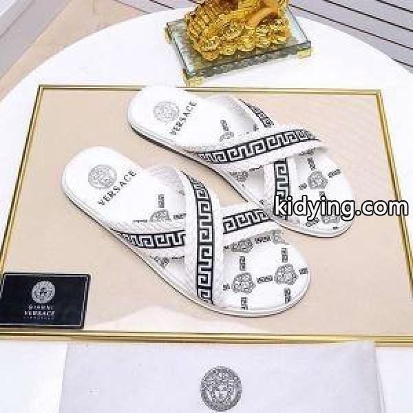 サンダル 2019春夏トレンドカラー ヴェルサーチVERSACE 今年らしい着こなし 2色可選 春夏トップス最新情報をチェック_ヴェルサーチ VERSACE_ブランド コピー 激安(日本最大級)-0