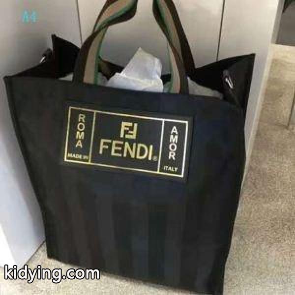 幅広い層に使える フェンディ 華やかな FENDI ins同款アイテム ハンドバッグ 多色可選 国内初上陸_フェンディ FENDI_ブランド コピー 激安(日本最大級)-3