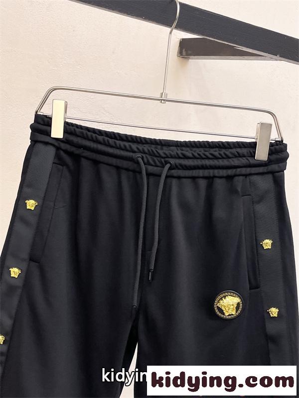 VERSACE 高級感 ゴールド エンブレム ハーフパンツ ブラック ストリート 主役級 ヴェルサーチ コピー-2