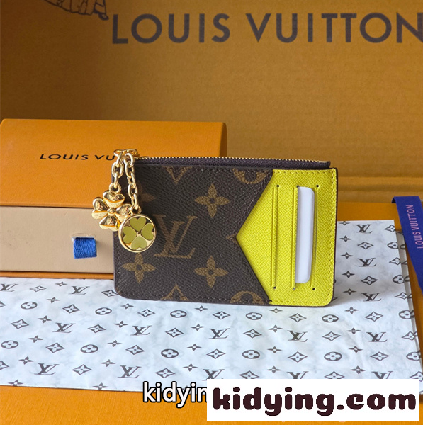 Louis Vuitton コピー ルイヴィトン M27771 カードケース モノグラム イエロー配色 チャーム付き ファスナーコインケース N級品 コンパクト財布 開運カラー-0