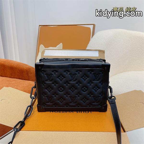 ミニバッグ 軽やかに着たい春夏コーデ ルイ ヴィトン LOUIS VUITTON 人の心をくすぐる柄が素敵_ルイ ヴィトン LOUIS VUITTON_ブランド コピー 激安(日本最大級)-0