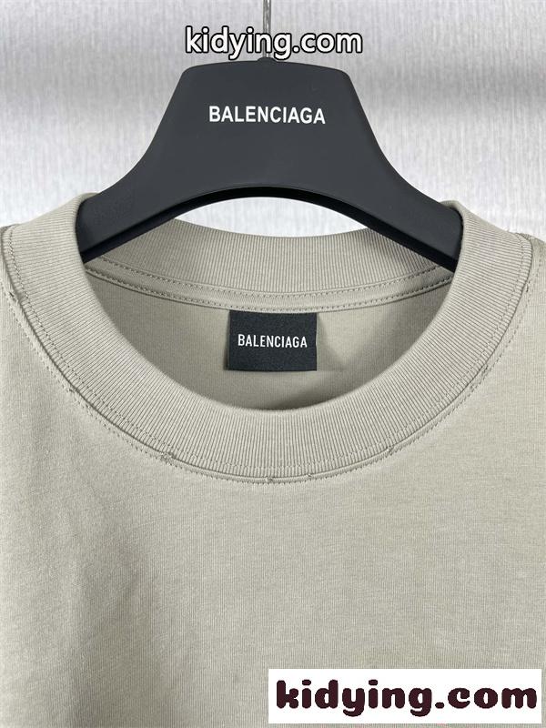 Balenciaga コピー バレンシアガ 半袖Tシャツ グレー ミニロゴ刺繍 オーバーサイズ ボタンディテール クルーネック 上質コットン モード系 メンズ-2