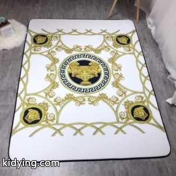 最高品質の繊維で密織りされている ヴェルサーチVERSACE 毎日安心してお使える ラグカーペット 寒い時期には必需品_ヴェルサーチ VERSACE_ブランド コピー 激安(日本最大級)-0