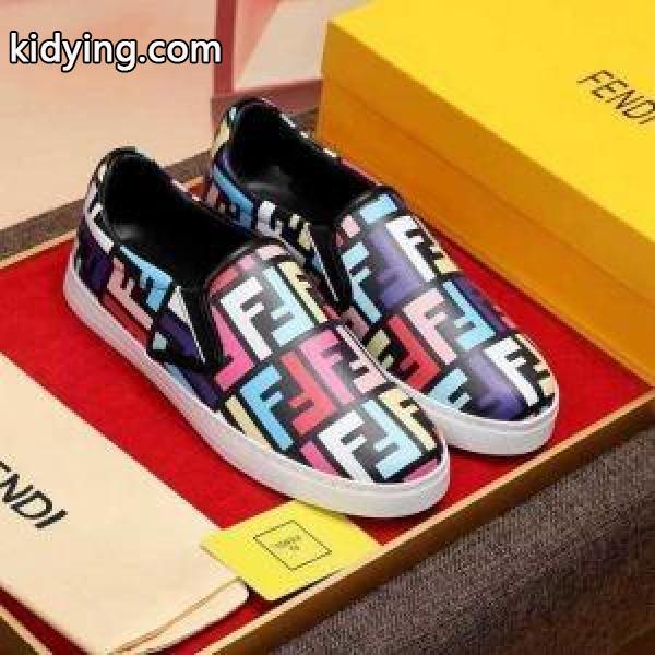 人気ファッション雑誌でも掲載 2019年春夏ファッションに最も FENDI フェンディ カジュアルシューズ_フェンディ FENDI_ブランド コピー 激安(日本最大級)-0