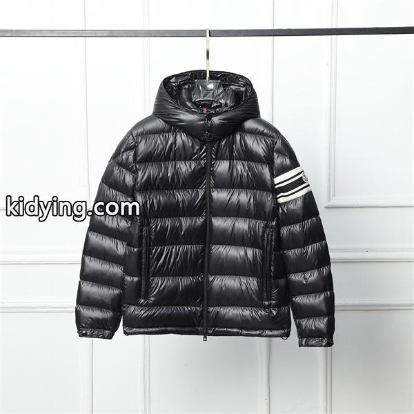 スポーティ×上質 2025冬必須 MONCLER コピー ダウンジャケット ストライプスリーブ モンクレール-0