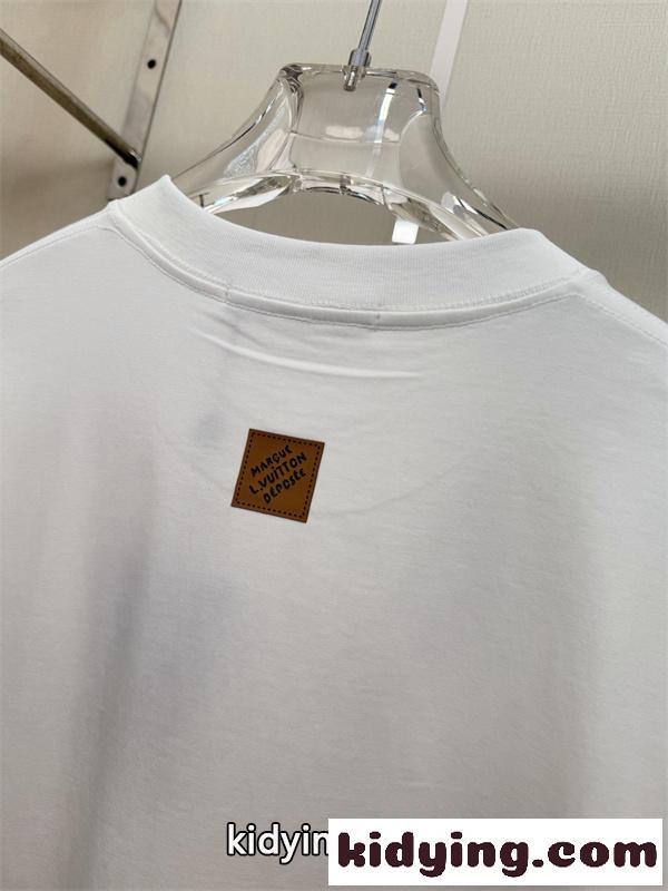 モードミニマル ワンポイントデザイン 着回し力高め LOUIS VUITTON ルイヴィトン コピー 半袖Tシャツ スポットライト級-5